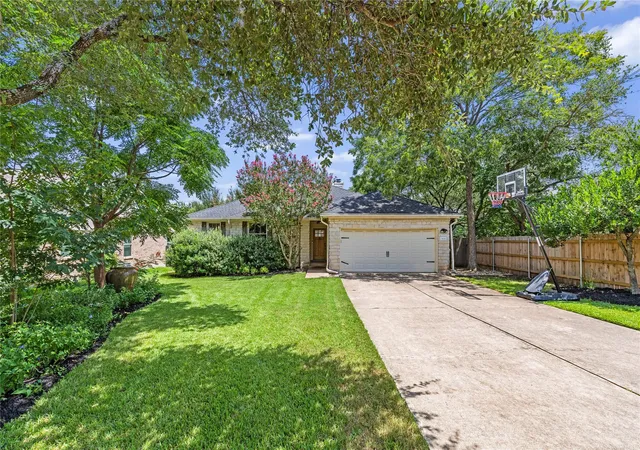 Single family home for sale at 9131 Edwardson Ln, Austin, TX 78749 | MLS# 5457585