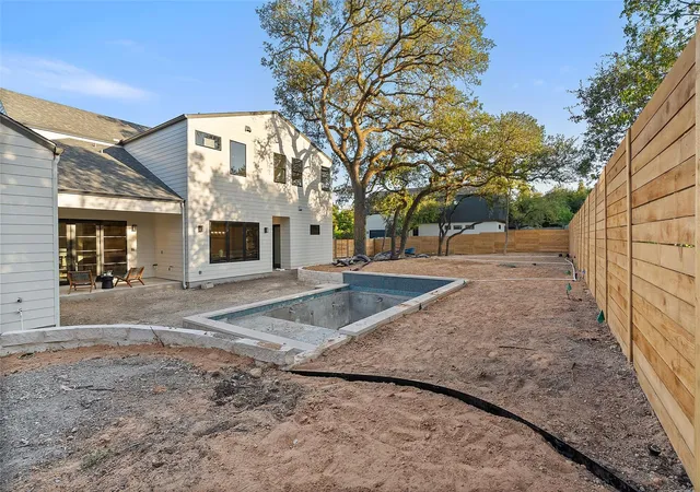 Photo 3 of Single family home for sale at 1500 Lipan Trl, Austin, TX 78733 | MLS# 9977418 | Listing updated on 2026-10-08