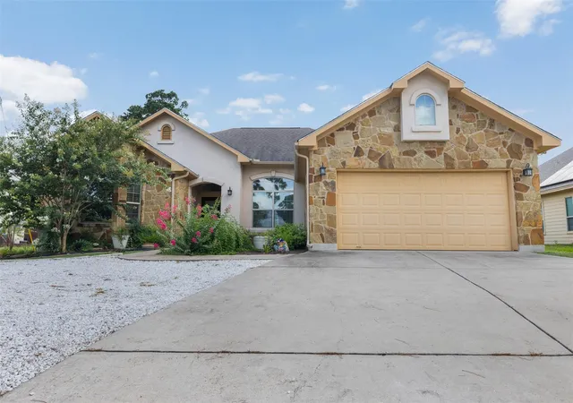 Photo 1 of Single family home for sale at 220 Tahitian Dr, Bastrop, TX 78602 | MLS# 6014665 | Listing updated on 2026-08-01