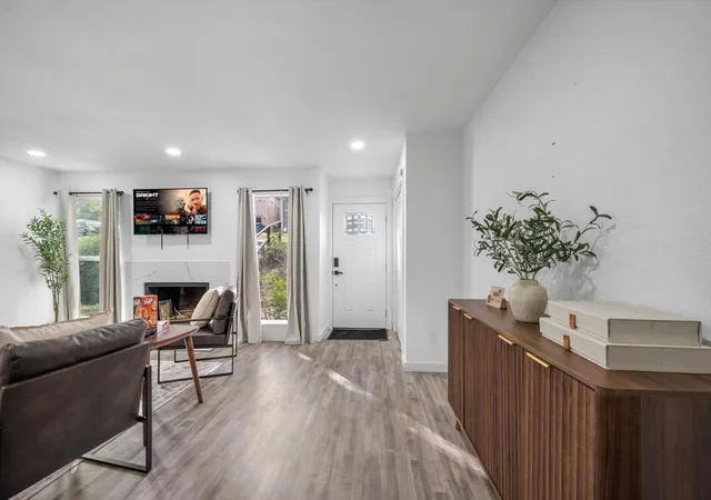 3rd image of 6413 Chimney Creek Cir, Austin, TX 78723