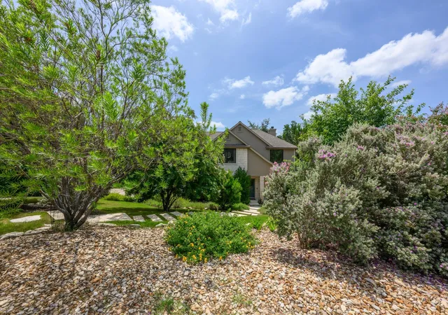 Photo 2 of Single family home for sale at 412 Eagle, Lakeway, TX 78734 | MLS# 8072479 | Listing updated on 2026-09-16