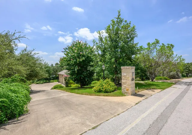 Photo 3 of Single family home for sale at 412 Eagle, Lakeway, TX 78734 | MLS# 8072479 | Listing updated on 2026-09-16