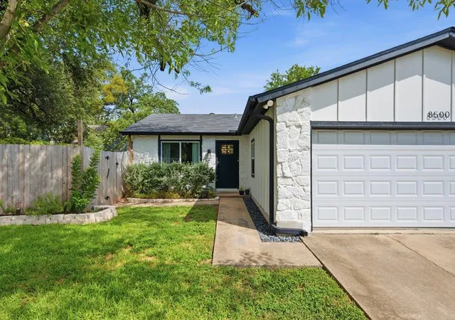 Single family home for sale at 8500 Kearsarge Cv, Austin, TX 78745 | MLS# 2123364