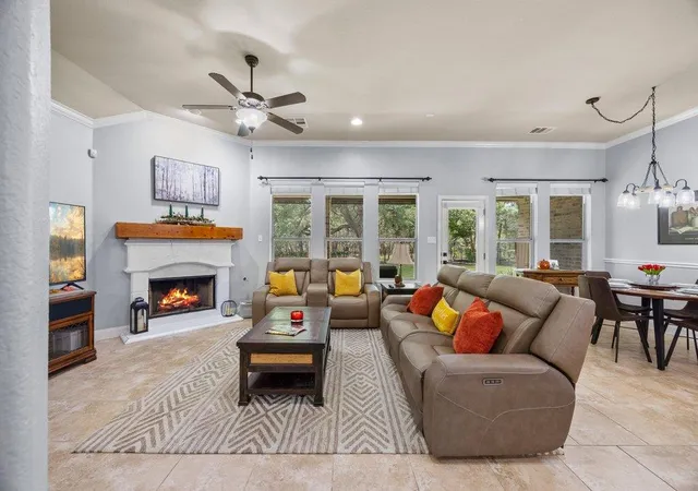 4th image of 246 Southern Sunset Cv, Driftwood, TX 78619 | MLS# 9589953