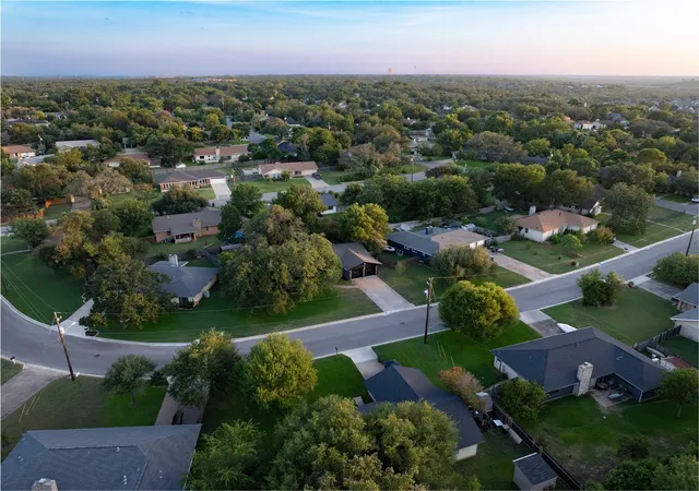 36th image of 605 Meadowbrook Dr, Georgetown, TX 78628 | MLS# 5415954