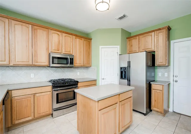 Photo 3 of Condo for sale at 1101 E Parmer Ln #315, Austin, TX 78753 | MLS# 7544703 | Listing updated on 2026-09-18