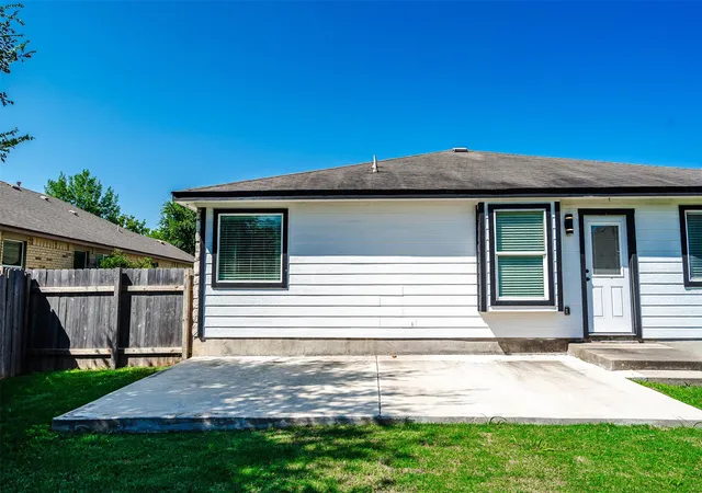 4th image of 394 Verano Cir, Kyle, TX 78640 | MLS# 9493612