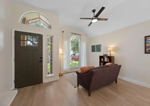 4th image of 2105 Yaupon Holw, Round Rock, TX 78664 | MLS# 9112332