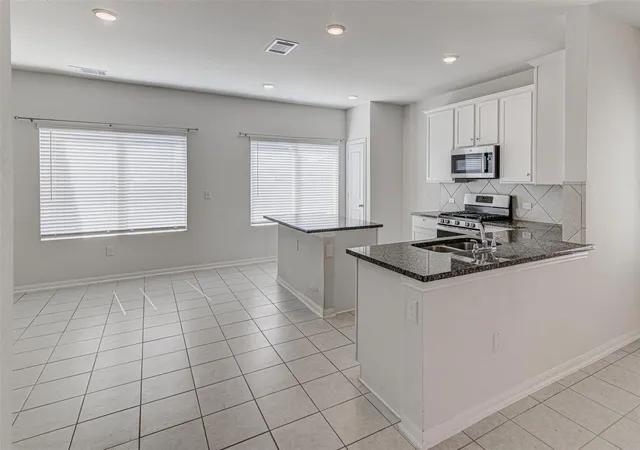 Photo 3 of Sale Pending at 204 Oldbridge Dr, Hutto, TX 78634 | MLS# 5040476 | Listing updated on 2026-10-09