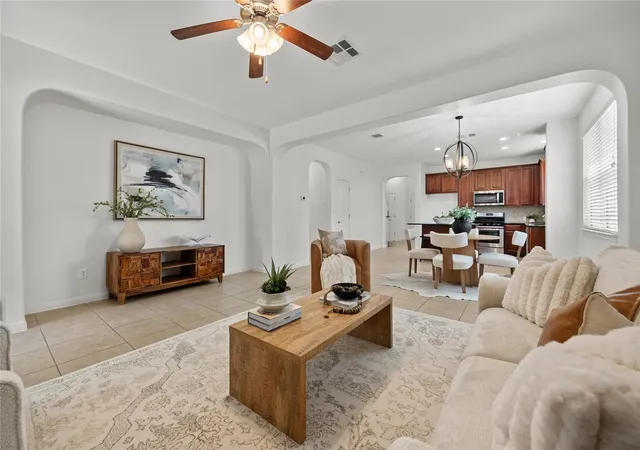 2nd image of 1069 Sussex Wy, Round Rock, TX 78665 | MLS# 1950890