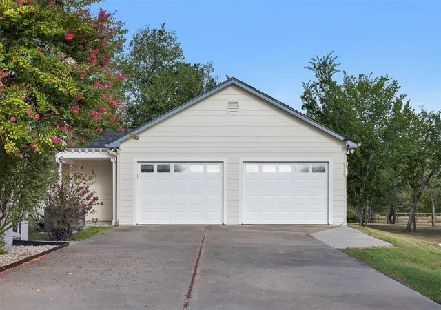 3rd image of 577 Herron Trl, Mc Dade, TX 78650 | MLS# 6299054