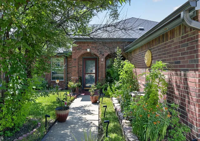 Photo 2 of Single family home for sale at 1704 Prestige Loop, Killeen, TX 76549 | MLS# 3711286 | Listing updated on 2026-08-18