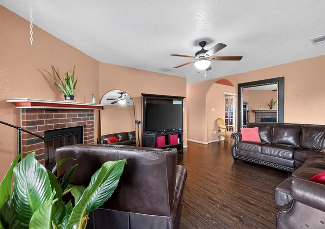 Photo 4 of Single family home for sale at 1704 Prestige Loop, Killeen, TX 76549 | MLS# 3711286 | Listing updated on 2026-08-18