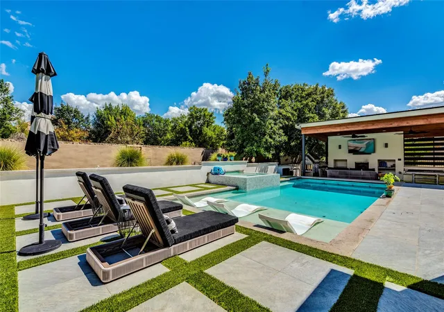 Photo 3 of Single family home for sale at 109 Bisset Ct, Austin, TX 78738 | MLS# 2540004 | Listing updated on 2026-08-27