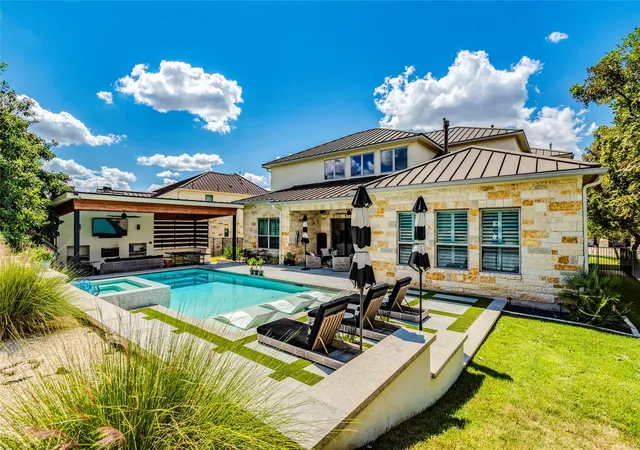 Photo 4 of Single family home for sale at 109 Bisset Ct, Austin, TX 78738 | MLS# 2540004 | Listing updated on 2026-08-27