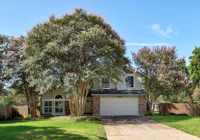 Photo 2 of Single family home for sale at 2000 Woods Cv, Round Rock, TX 78681 | MLS# 8367732 | Listing updated on 2026-09-23