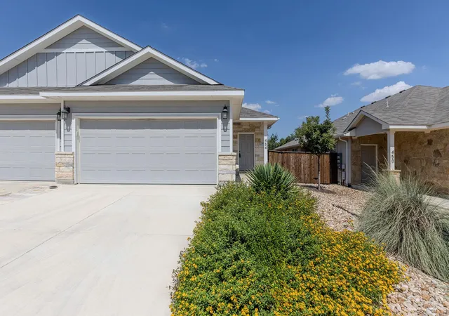 2nd image of 454 Parkline Dr, Georgetown, TX 78626