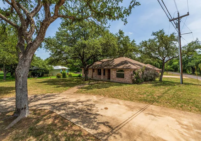 3rd image of 201 River Lake Dr, Kingsland, TX 78639 | MLS# 7731517