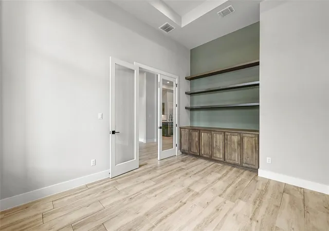 Photo 3 of Single family home for sale at 1121 Covered Brg Dr, Driftwood, TX 78619 | MLS# 1061081 | Listing updated on 2026-09-03