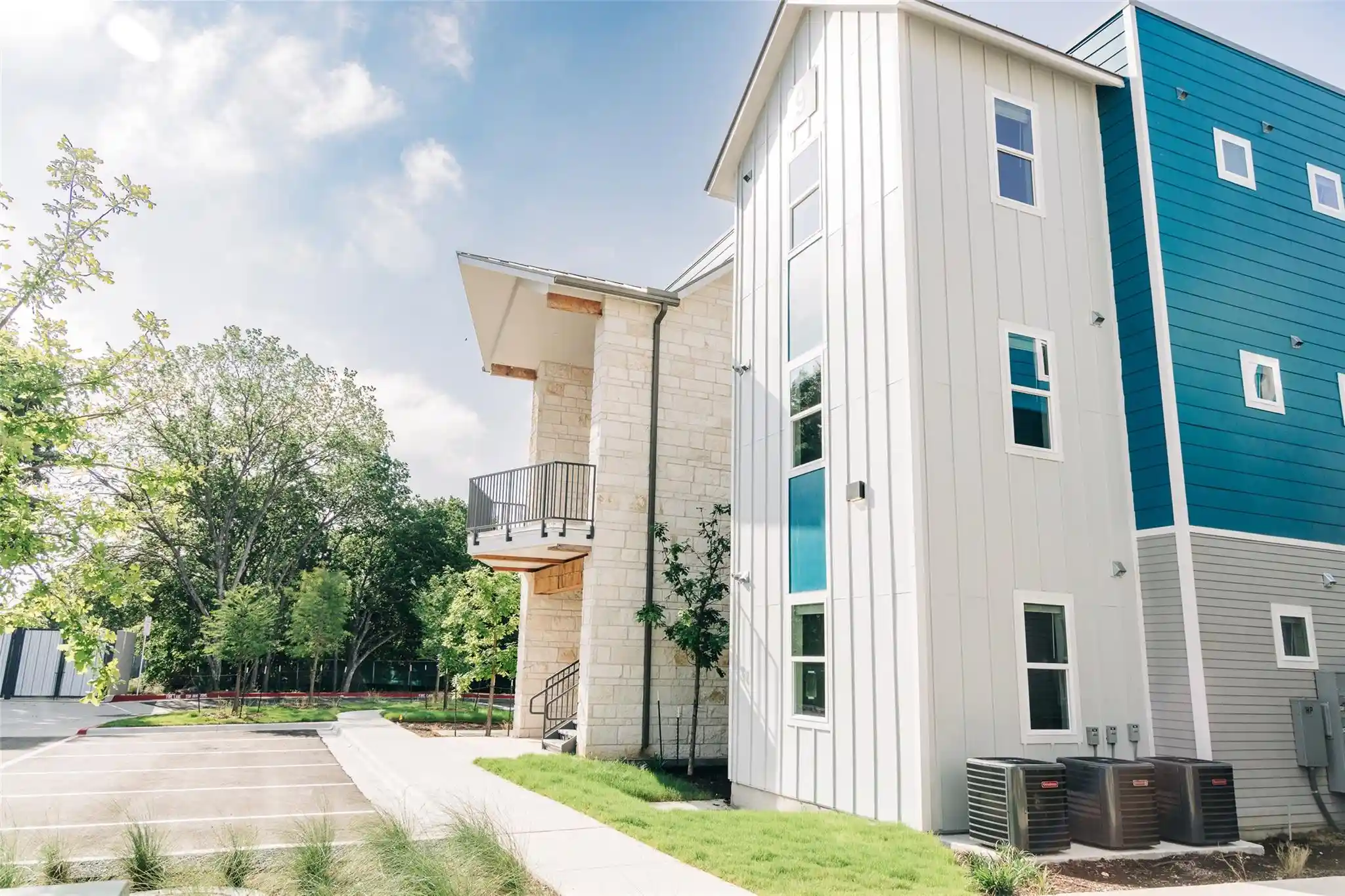 Listing Photo 21 - Condo for sale in 7051 Mdw Lake Blvd located at 7051 Mdw Lake Blvd, Austin, TX 78744 - Unit #9302