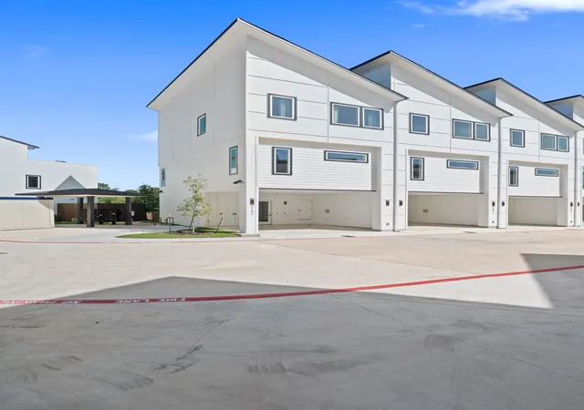Photo 1 of Townhouse for sale at 5201 E Martin Luther King Jr Blvd #7103, Austin, TX 78721 | MLS# 7692610 | Listing updated on 2026-09-12