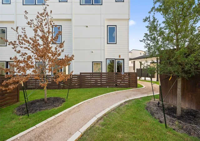 Photo 2 of Townhouse for sale at 5201 E Martin Luther King Jr Blvd #7103, Austin, TX 78721 | MLS# 7692610 | Listing updated on 2026-09-12