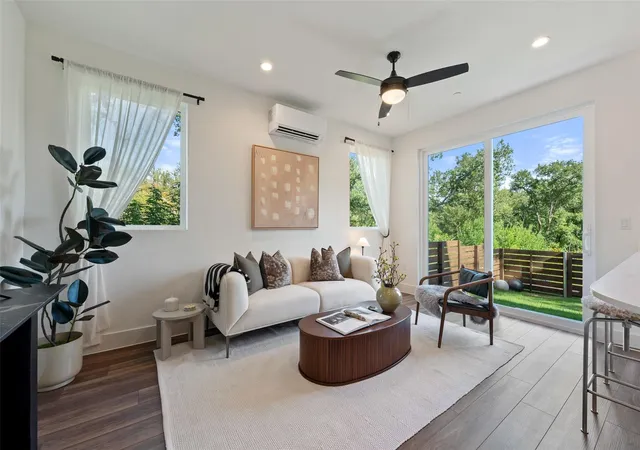 Photo 2 of Townhouse for sale at 5201 E Mlk Jr Blvd #6106, Austin, TX 78721 | MLS# 1618694 | Listing updated on 2026-09-12