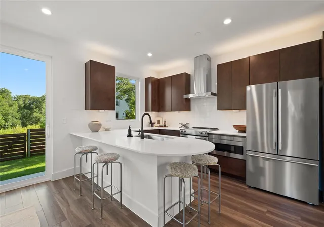 Photo 2 of Townhouse for sale at 5201 E Mlk Jr Blvd #6106, Austin, TX 78721 | MLS# 1618694 | Listing updated on 2026-09-12