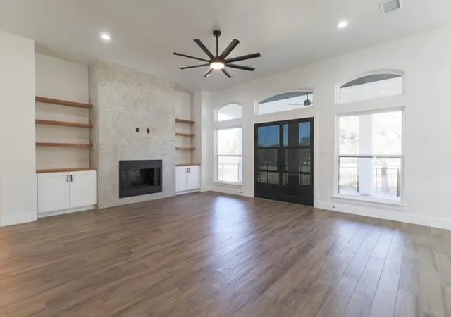 Photo 4 of Single family home for sale at 404 Turquoise, Horseshoe Bay, TX 78657 | MLS# 9405179 | Listing updated on 2026-09-12