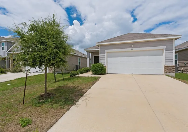 Photo 1 of Single family home for sale at 124 Bracken Ln, Maxwell, TX 78656 | MLS# 2553480 | Listing updated on 2026-08-15