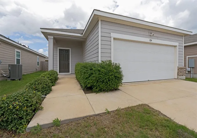 Photo 2 of Single family home for sale at 124 Bracken Ln, Maxwell, TX 78656 | MLS# 2553480 | Listing updated on 2026-08-15