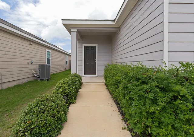 Photo 3 of Single family home for sale at 124 Bracken Ln, Maxwell, TX 78656 | MLS# 2553480 | Listing updated on 2026-08-15