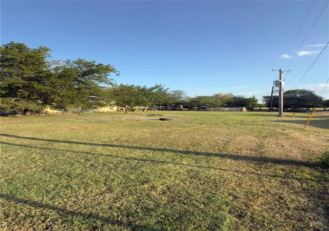 2nd image of 302 E Parsons St, Manor, TX 78653 | MLS# 9018684