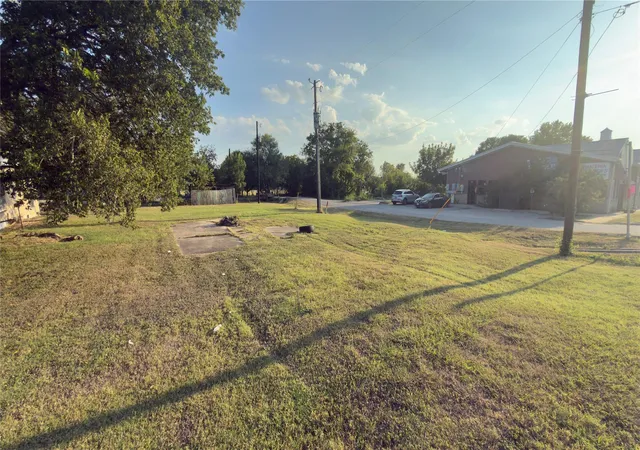 Photo 3 of Land for sale at 302 E Parsons St, Manor, TX 78653 | MLS# 9018684 | Listing updated on 2026-08-17