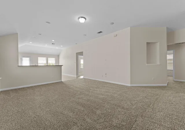 Photo 4 of Single family home for sale at 185 Silver Maple Dr, Kyle, TX 78640 | MLS# 7846474 | Listing updated on 2026-10-09