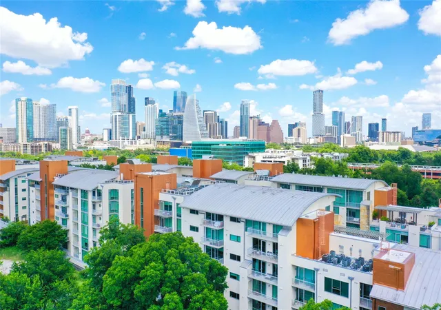 2nd image of 1600 Barton Springs Rd #5601, Austin, TX 78704 | MLS# 2343427