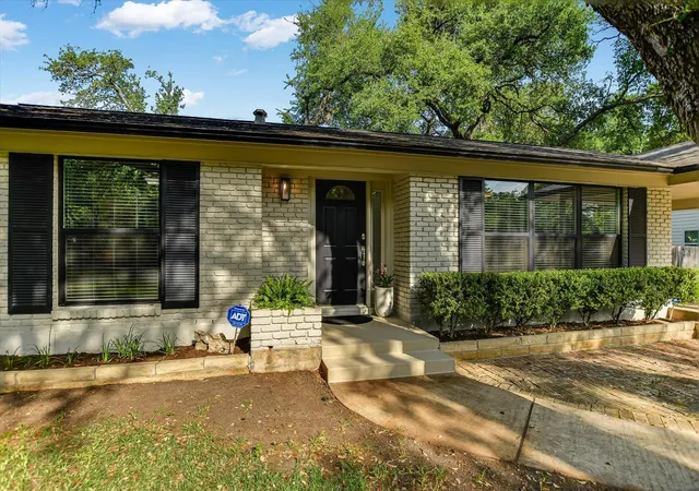 Photo 2 of Single family home for sale at 11806 Arabian Trl, Austin, TX 78759 | MLS# 8304187 | Listing updated on 2026-08-03
