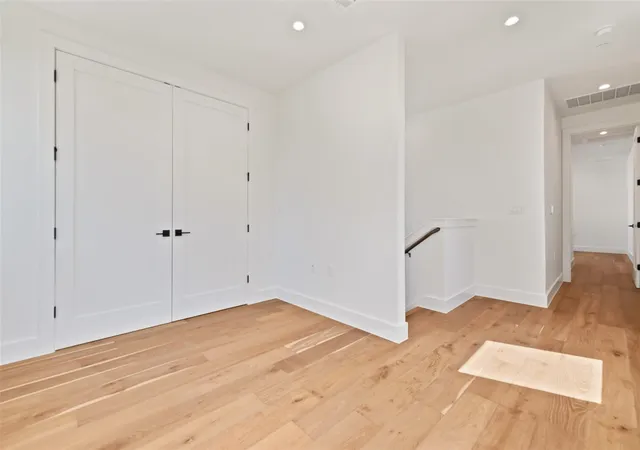 Listing Photo 2 - Condo for sale in building located at 3208 Clawson Rd, Austin, TX 78704 - Unit #4B