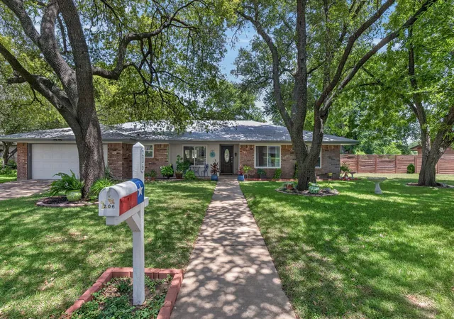 1st image of 206 Corder Ln, Burnet, TX 78611 | MLS# 8521372