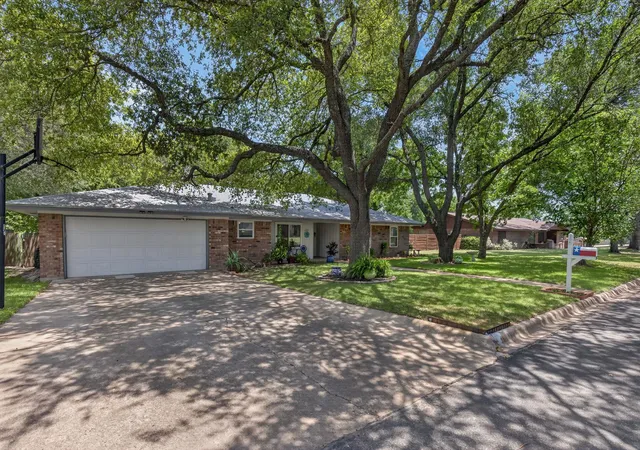 2nd image of 206 Corder Ln, Burnet, TX 78611 | MLS# 8521372