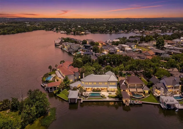 2nd image of 414 Matern Ct, Horseshoe Bay, TX 78657 | MLS# 9139410