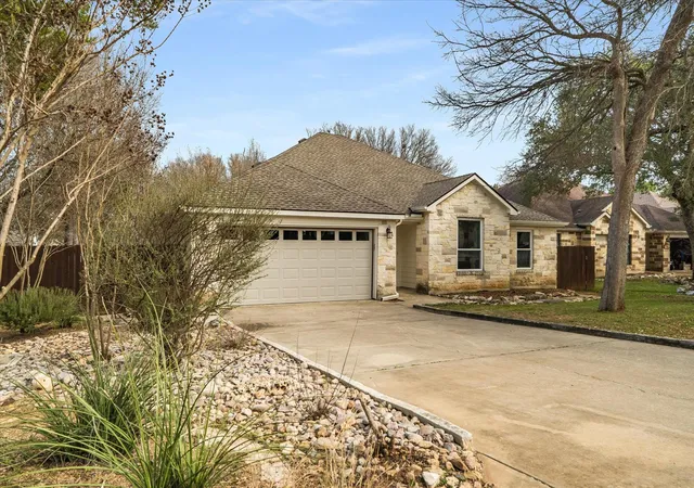 2nd image of 16 Serenade Cir, Wimberley, TX 78676 | MLS# 3494591