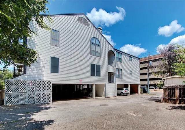2nd image of 2905 Swisher St, Austin, TX 78705