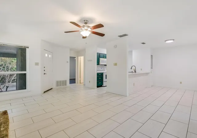 image of 10616 Mellow Mdws Mdws, Austin, TX 78750