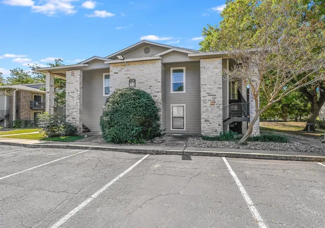 2nd image of 10616 Mellow Mdws Mdws, Austin, TX 78750