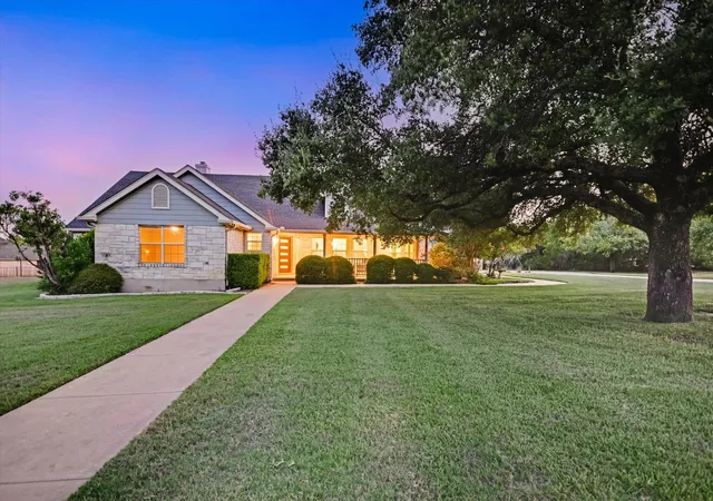 1st image of 106 Lakeview Ln, Georgetown, TX 78633 | MLS# 4423923