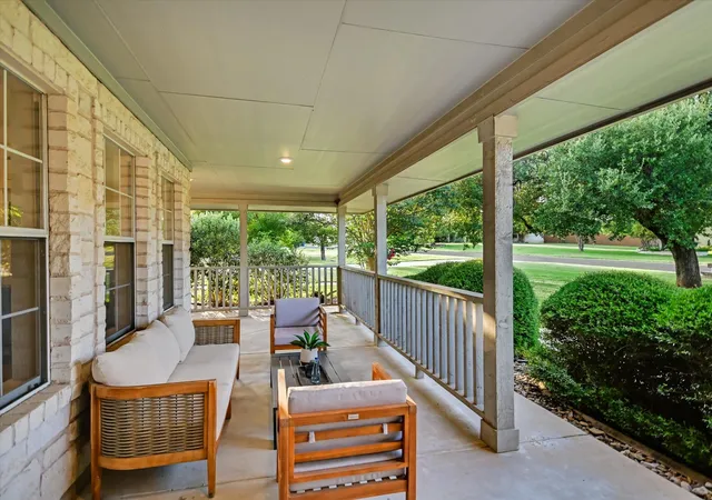 Photo 3 of Single family home for sale at 106 Lakeview Ln, Georgetown, TX 78633 | MLS# 4423923 | Listing updated on 2026-10-26