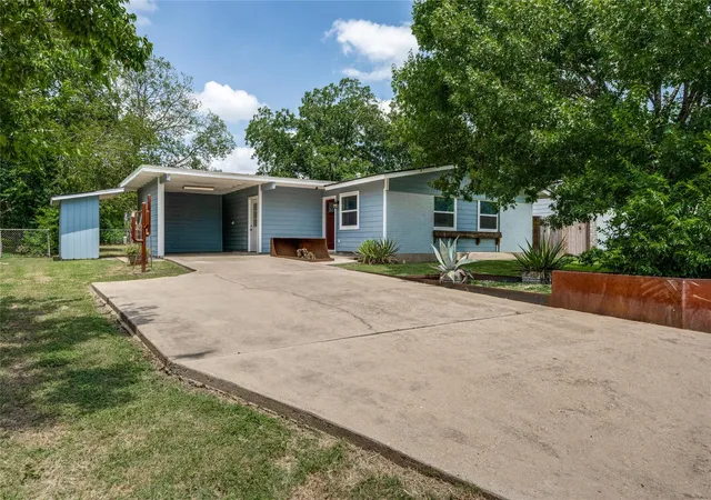 Photo 1 of Single family home for sale at 304 Tamworth Ave, Austin, TX 78745 | MLS# 3982948 | Listing updated on 2026-09-29
