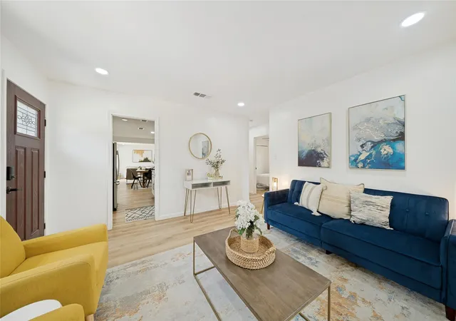 Photo 3 of Single family home for sale at 304 Tamworth Ave, Austin, TX 78745 | MLS# 3982948 | Listing updated on 2026-09-29