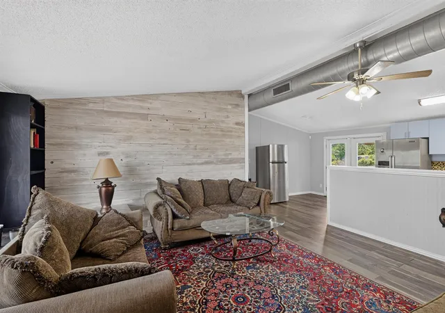 2nd image of 513 Fm 2336, Bastrop, TX 78602 | MLS# 8097591